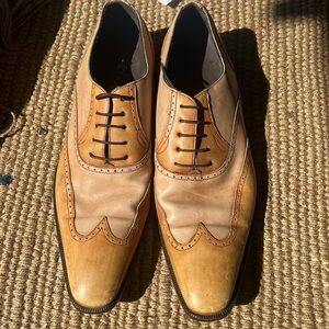 Dolce & Gabbans men’s formal shoe size 9 used in good condition.